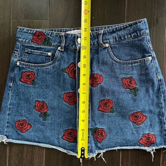 Zara Flower Embroidered Denim Skirt - Picture 3 of 5